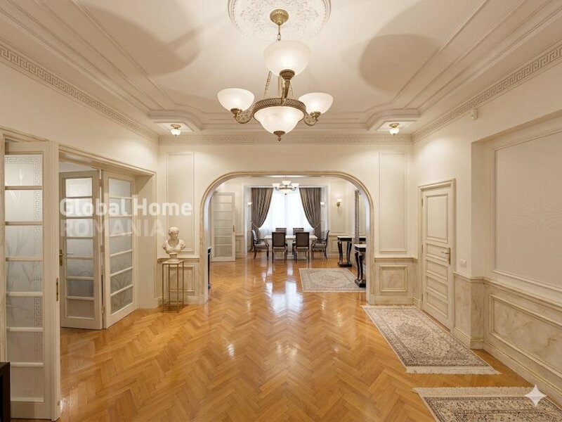 1 Mai Interbelic Art Deco Villa 440 sqm + Land 566 sqm Zona Domenii - Casin